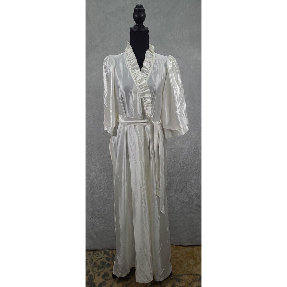 VTG Miss Elaine Nightgown Womens Med Ivory Union Made Dressing Gown Hollywoo